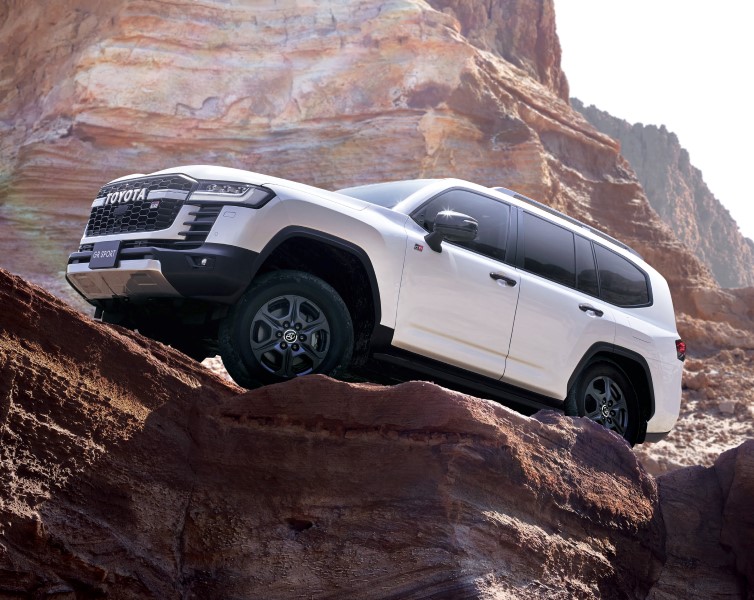 Toyota Land Cruiser GR Sport เกรดเพิ่มความสปอร์ตให้เอสยูวีรุ่นใหญ่