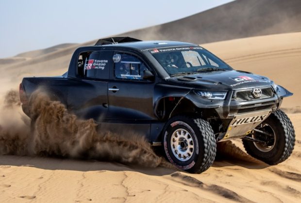 GR DKR Hilux T1