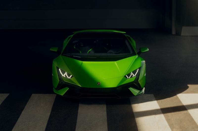 Lamborghini เปิดตัว Huracan Tecnica