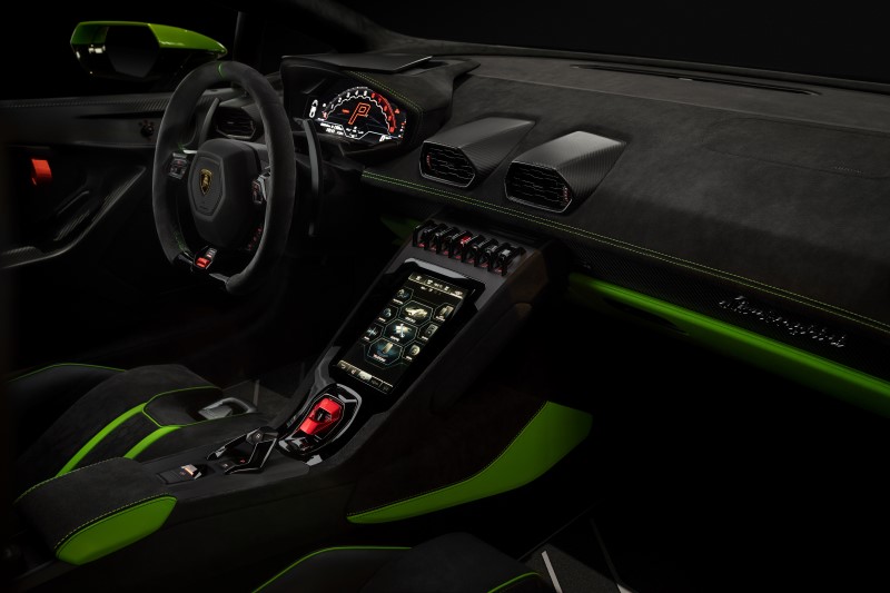 Lamborghini เปิดตัว Huracan Tecnica