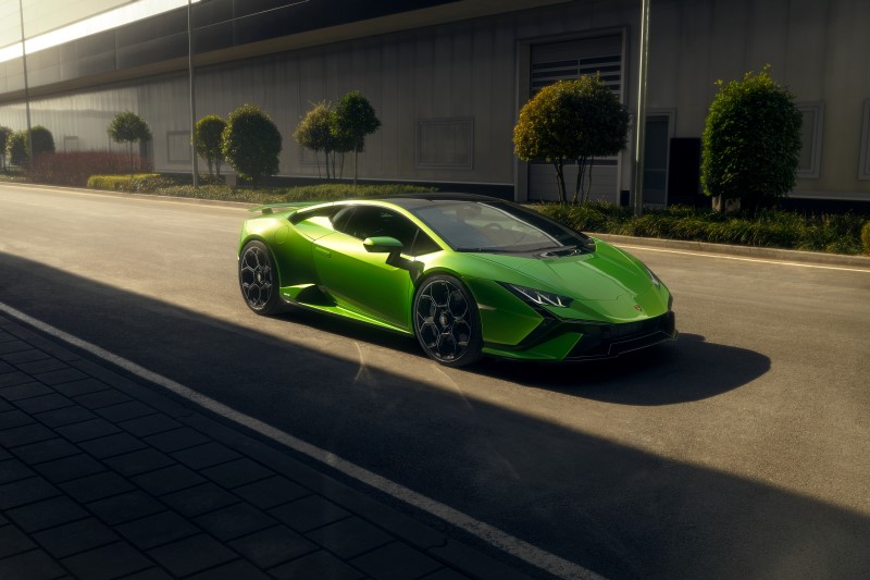 Lamborghini เปิดตัว Huracan Tecnica