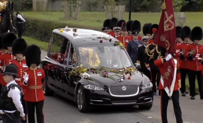 สมเด็จพระราชินีนาถเอลิซาเบธที่ 2 รถบรรทุกพระศพ