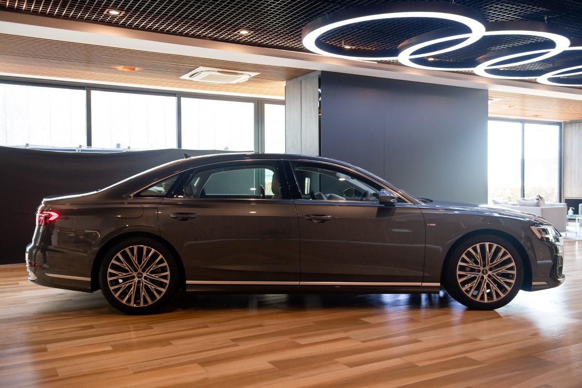 Audi A8 ราคา