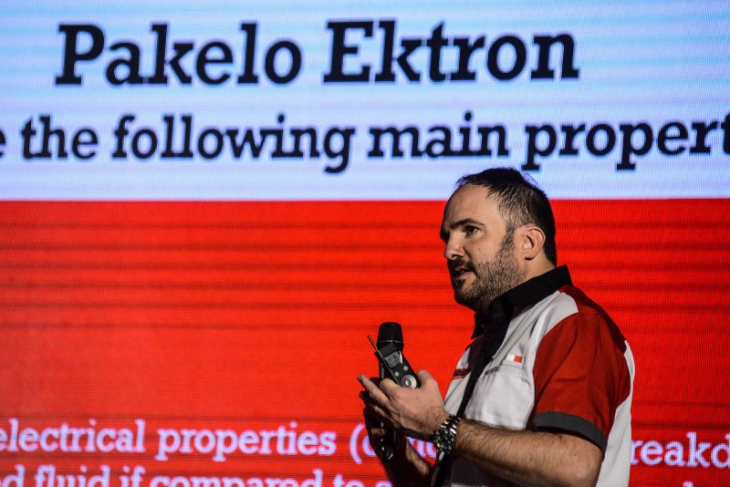 Pakelo Ektron