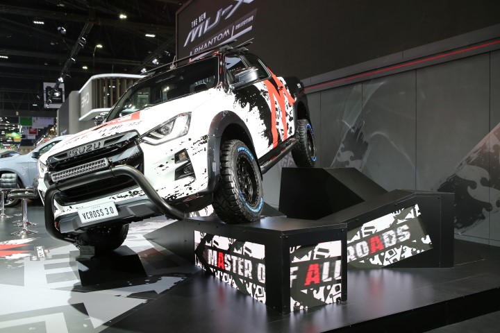 Isuzu V-Cross 4x4 Master of All Roads