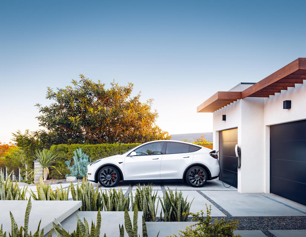 Tesla เปิดศูนย์บริการ