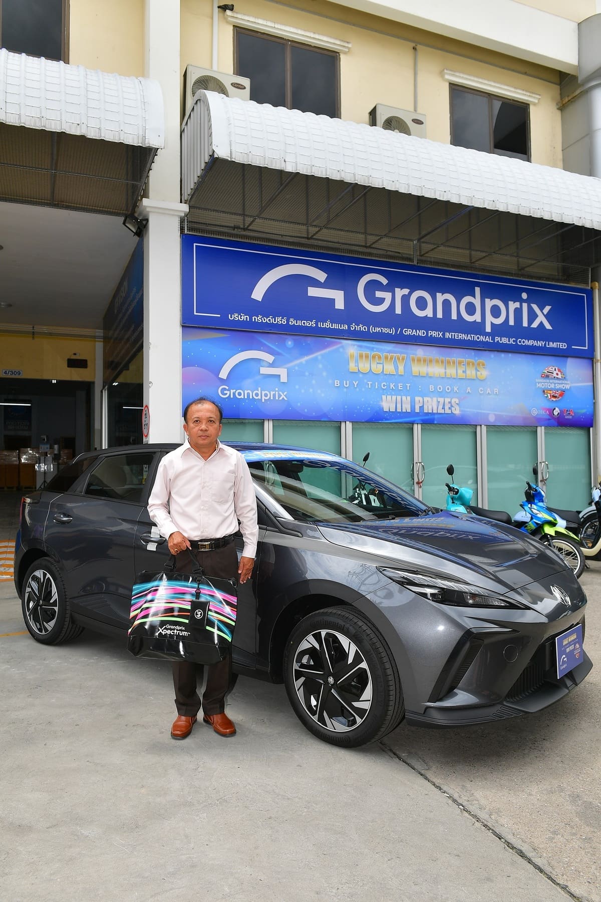 https://www.grandprix.co.th/wp-content/uploads/2023/06/66_06-SA-%E0%B8%A1%E0%B8%AD%E0%B8%9A%E0%B8%A3%E0%B8%B2%E0%B8%87%E0%B8%A7%E0%B8%B1%E0%B8%A5%E0%B8%9C%E0%B8%B9%E0%B9%89%E0%B9%82%E0%B8%8A%E0%B8%84%E0%B8%94%E0%B8%B5-%E0%B8%87%E0%B8%B2%E0%B8%99%E0%B8%A1%E0%B8%AD%E0%B9%80%E0%B8%95%E0%B8%AD%E0%B8%A3%E0%B9%8C%E0%B9%82%E0%B8%8A%E0%B8%A7%E0%B9%8C-%E0%B8%84%E0%B8%A3%E0%B8%B1%E0%B9%89%E0%B8%87%E0%B8%97%E0%B8%B5%E0%B9%88-44-52.jpg