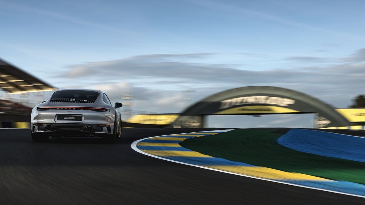 Porsche 911 Carrera GTS Le Mans Centenaire