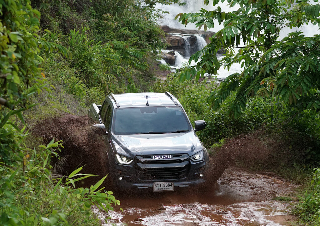 ISUZU V-CROSS 4X4