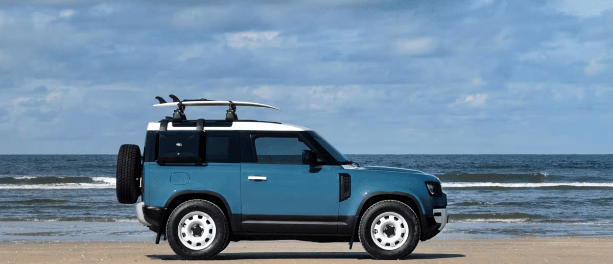 Land Rover Defender 90 Marine Blue Edition