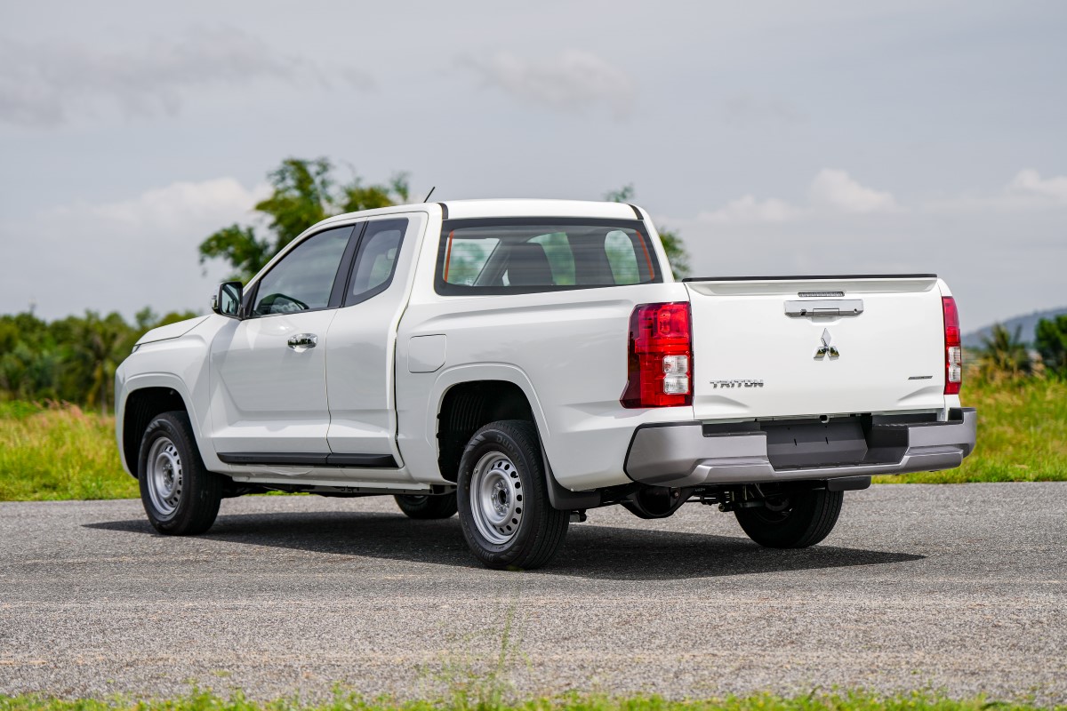 Mitsubishi Triton 2023 