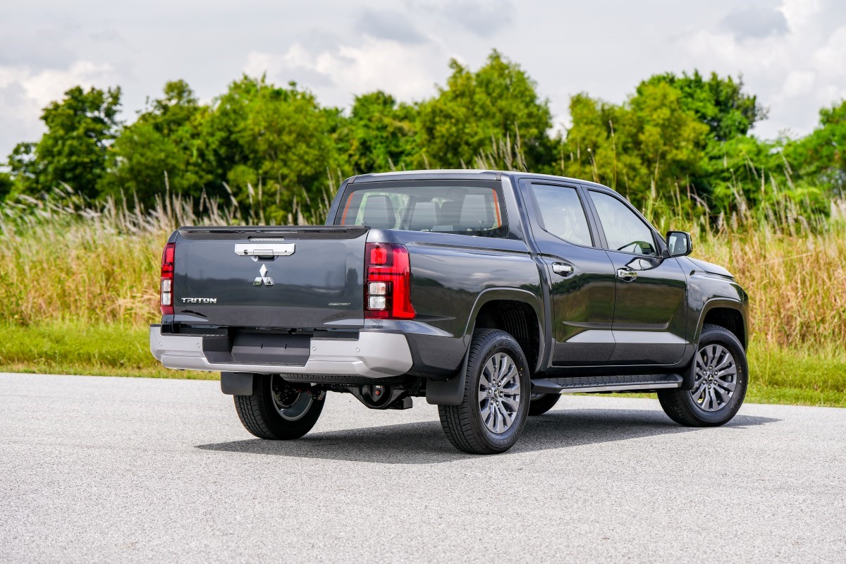 Mitsubishi Triton 2023 