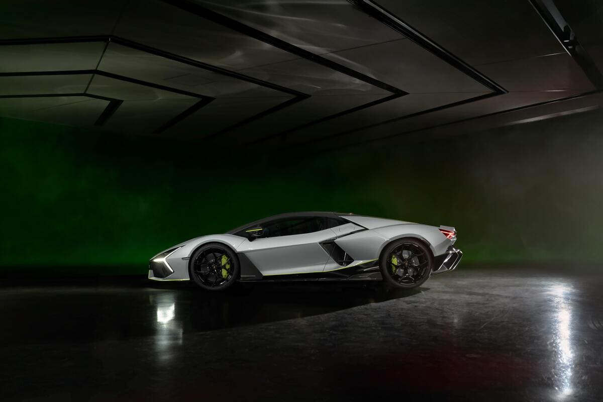 2024 Lamborghini Revuelto