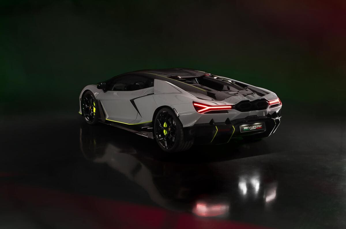 2024 Lamborghini Revuelto