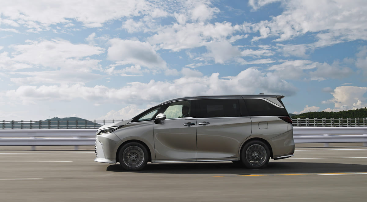 Lexus LM 500h Version L