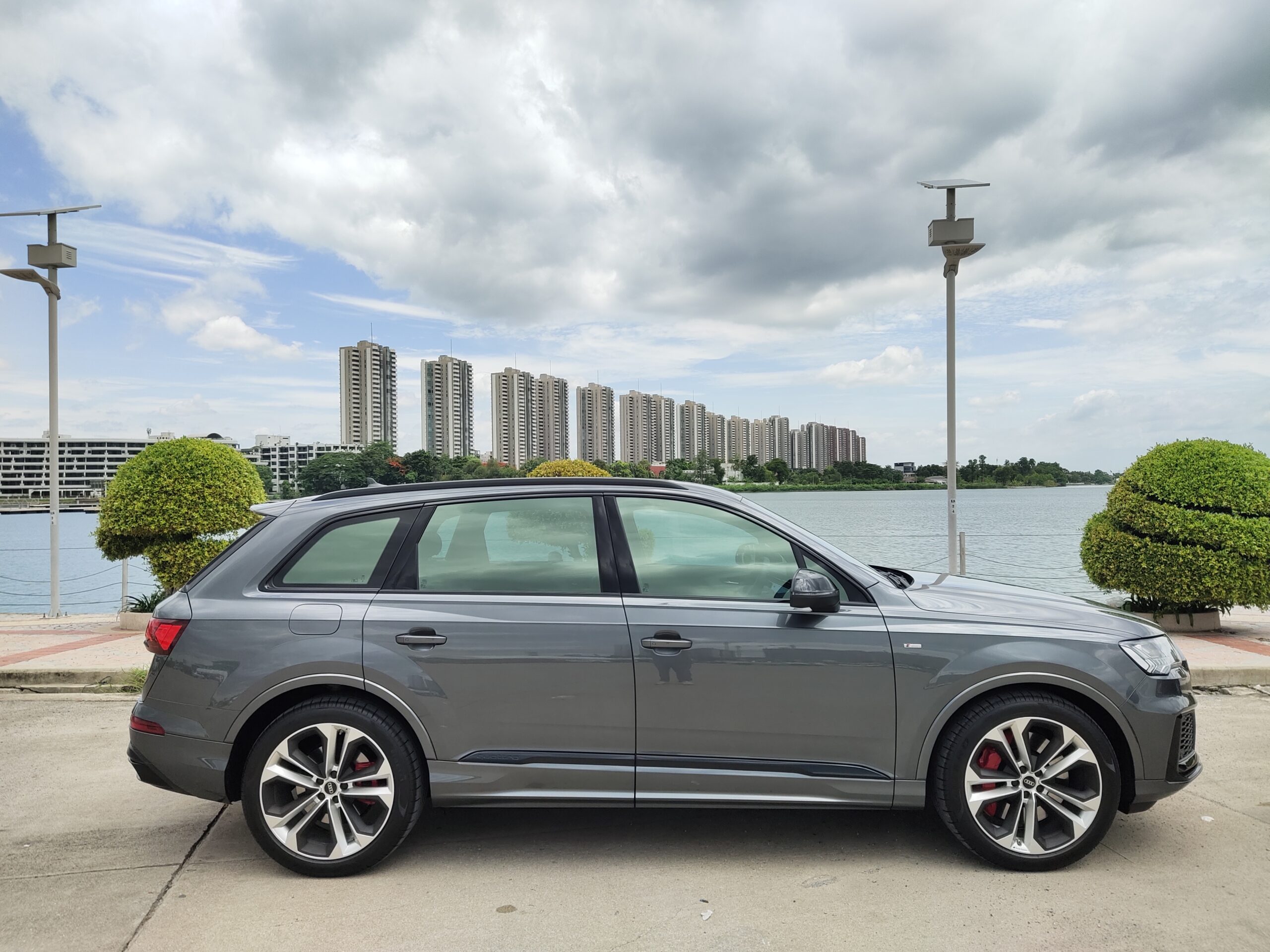 Test Drive Audi Q7 TFSI e