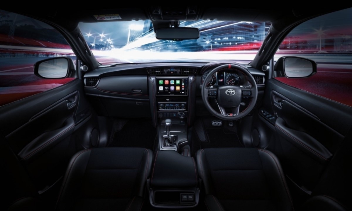 MU-X RS vs FORTUNER GR