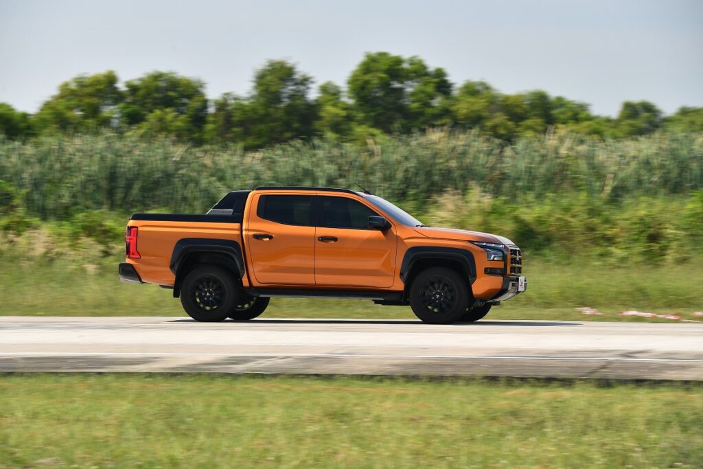 MITSUBISHI TRITON ATHLETE 4WD
