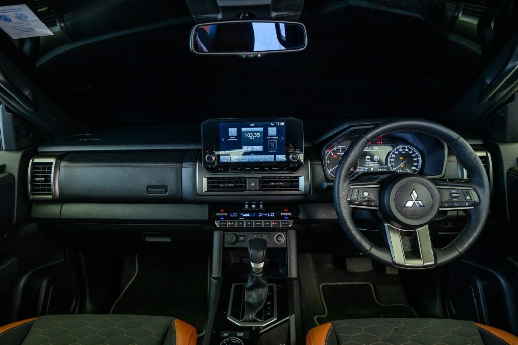 MITSUBISHI TRITON ATHLETE 4WD