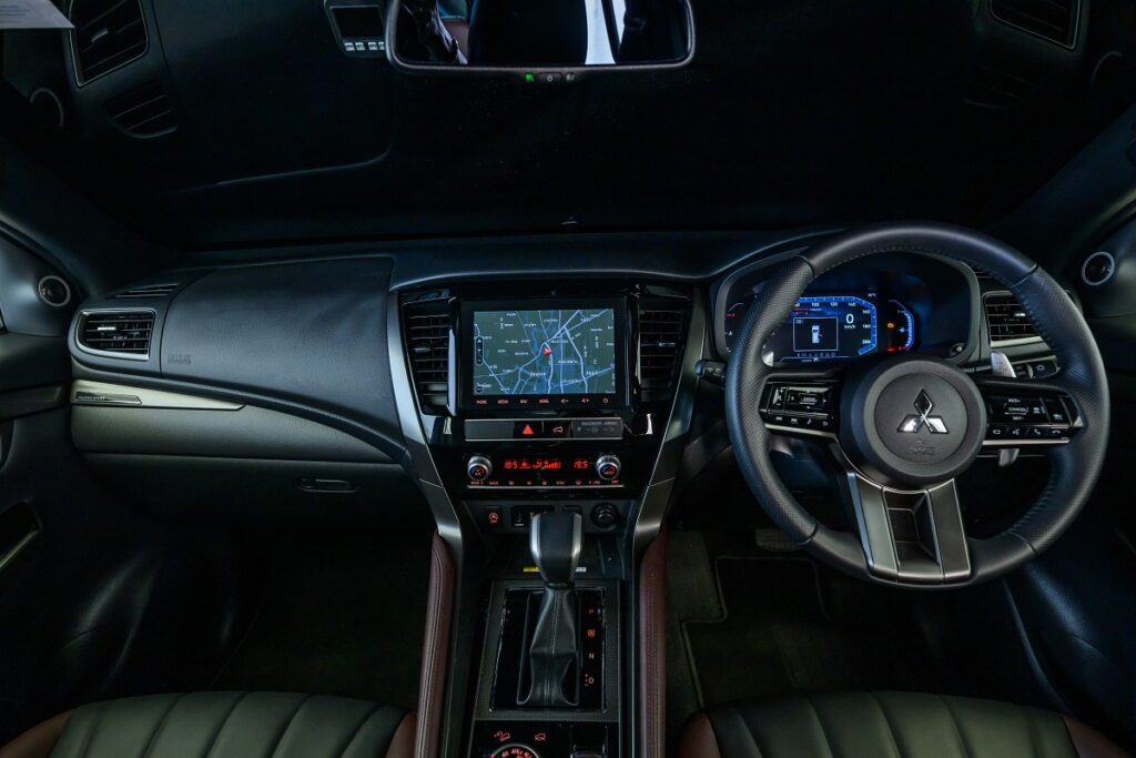 MITSUBISHI Pajero Sport Elite