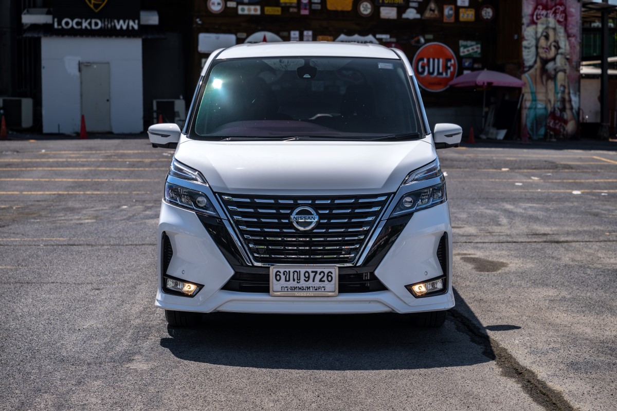 TEST DRIVE NISSAN SERENA S-HYBRID