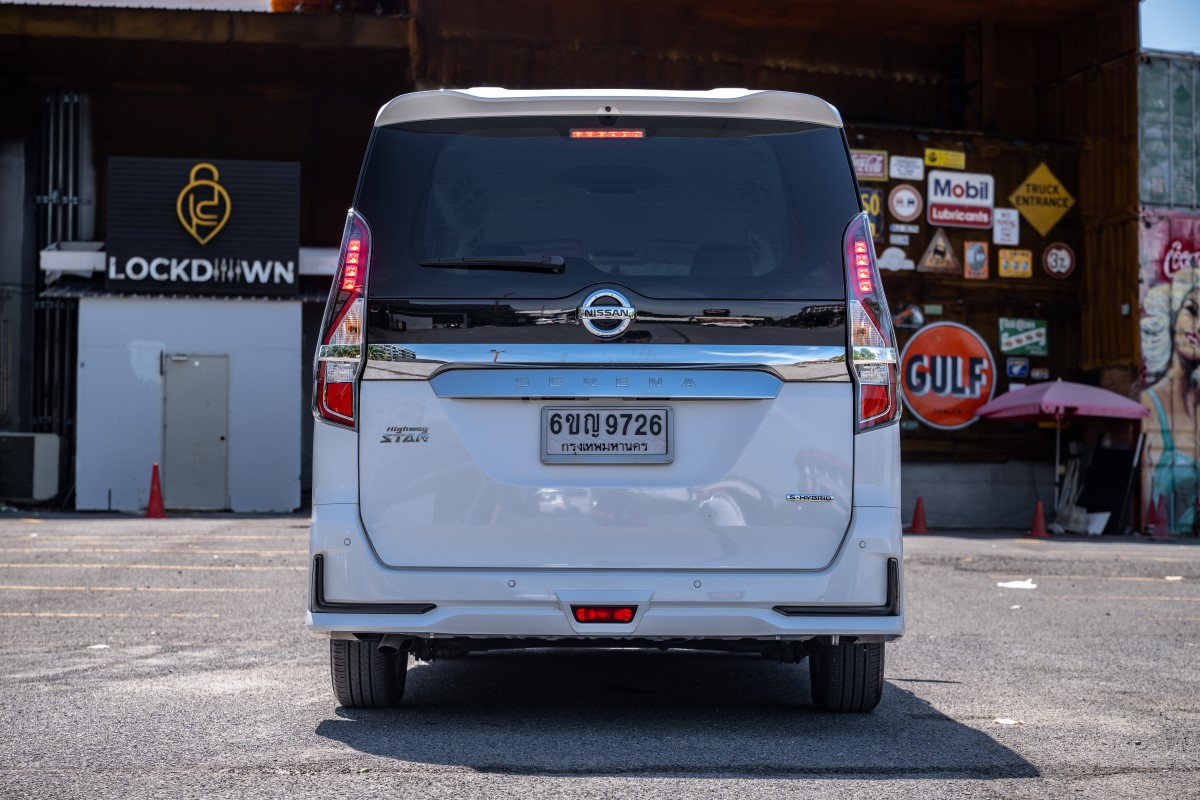 TEST DRIVE NISSAN SERENA S-HYBRID