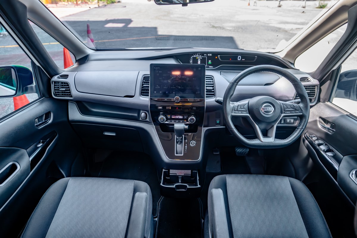 TEST DRIVE NISSAN SERENA S-HYBRID