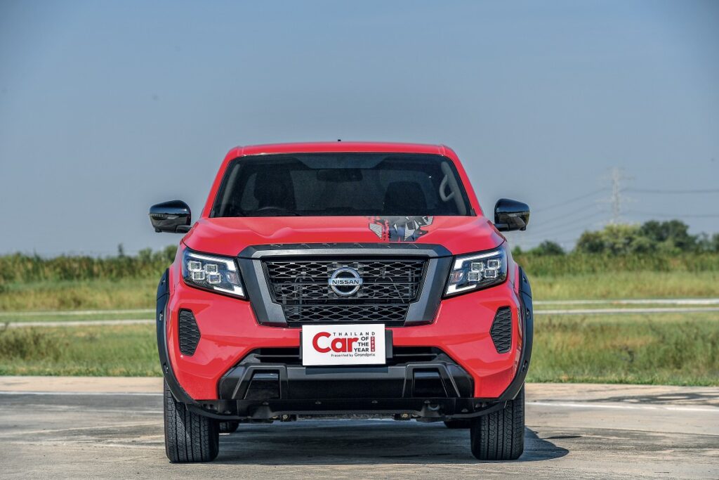 NISSAN NAVARA DC Black Edition