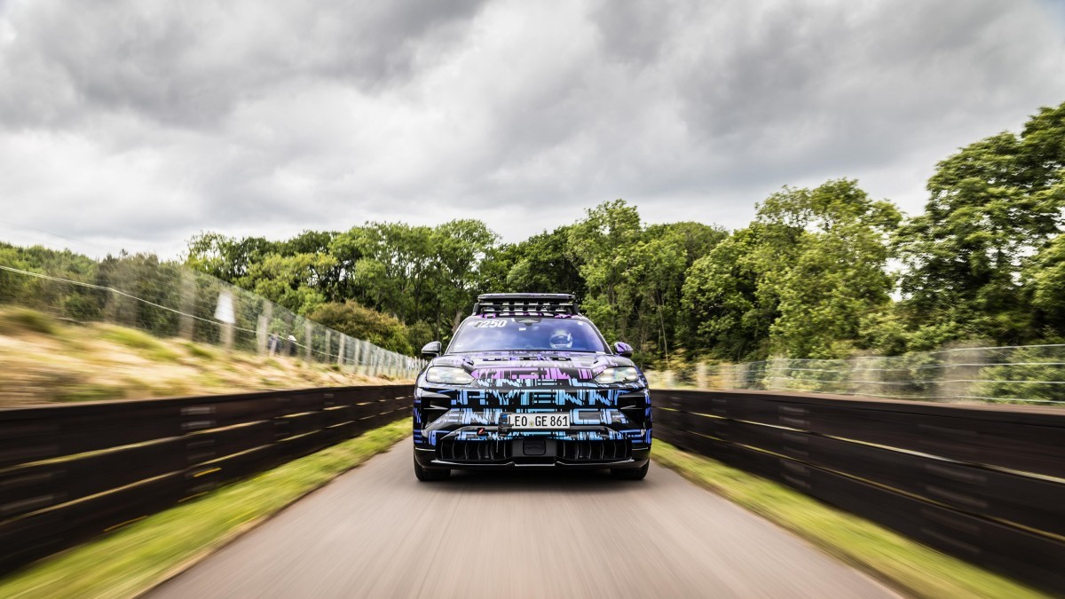 Porsche เปิดตัว Cayenne Electric