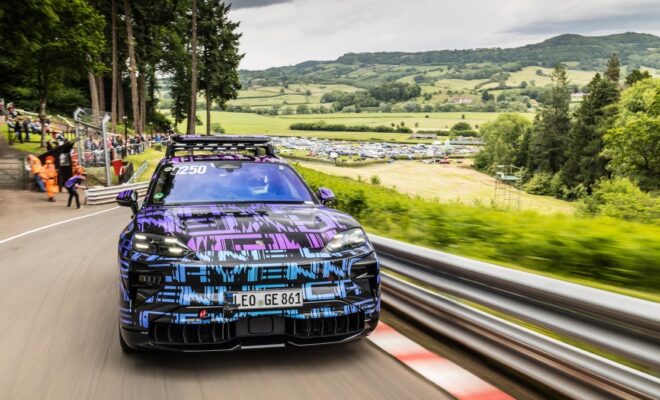 Porsche เปิดตัว Cayenne Electric
