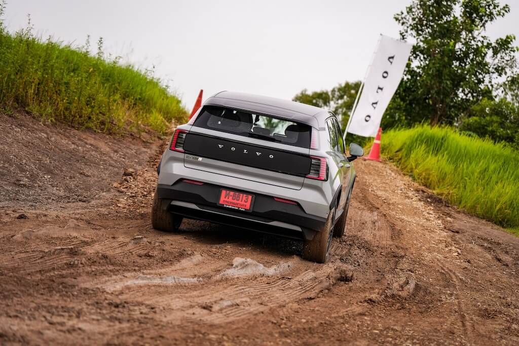 VOLVO EX 30 CROSS COUNTRY