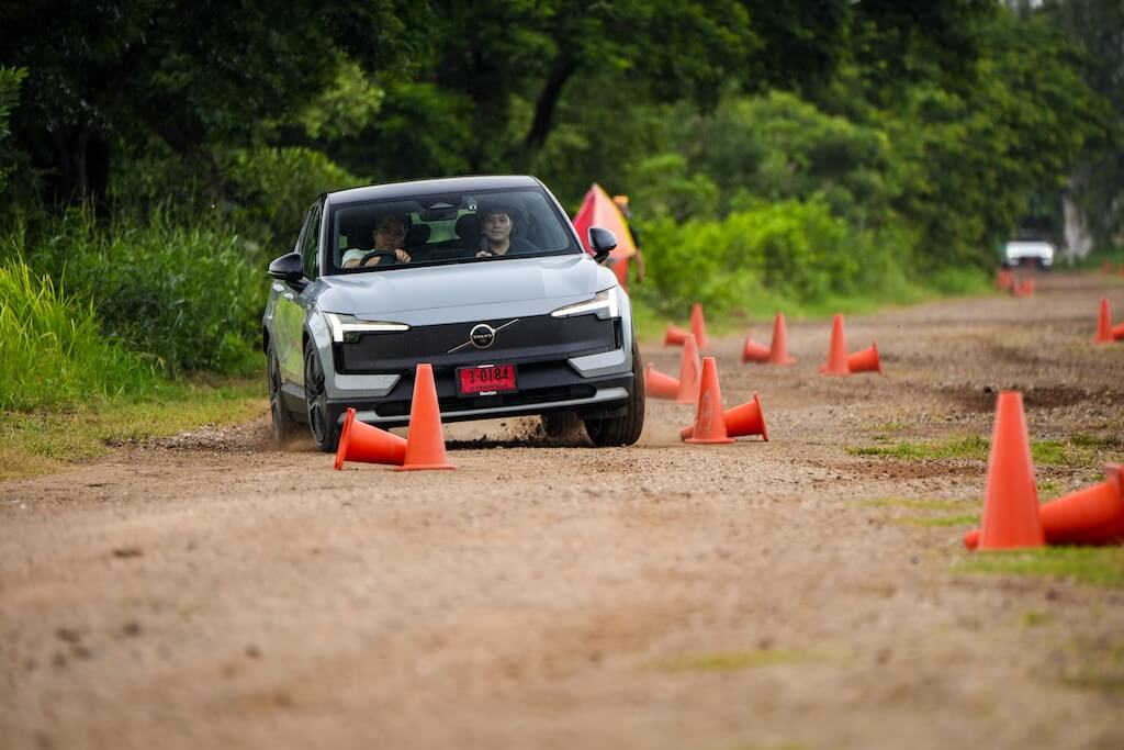 VOLVO EX 30 CROSS COUNTRY